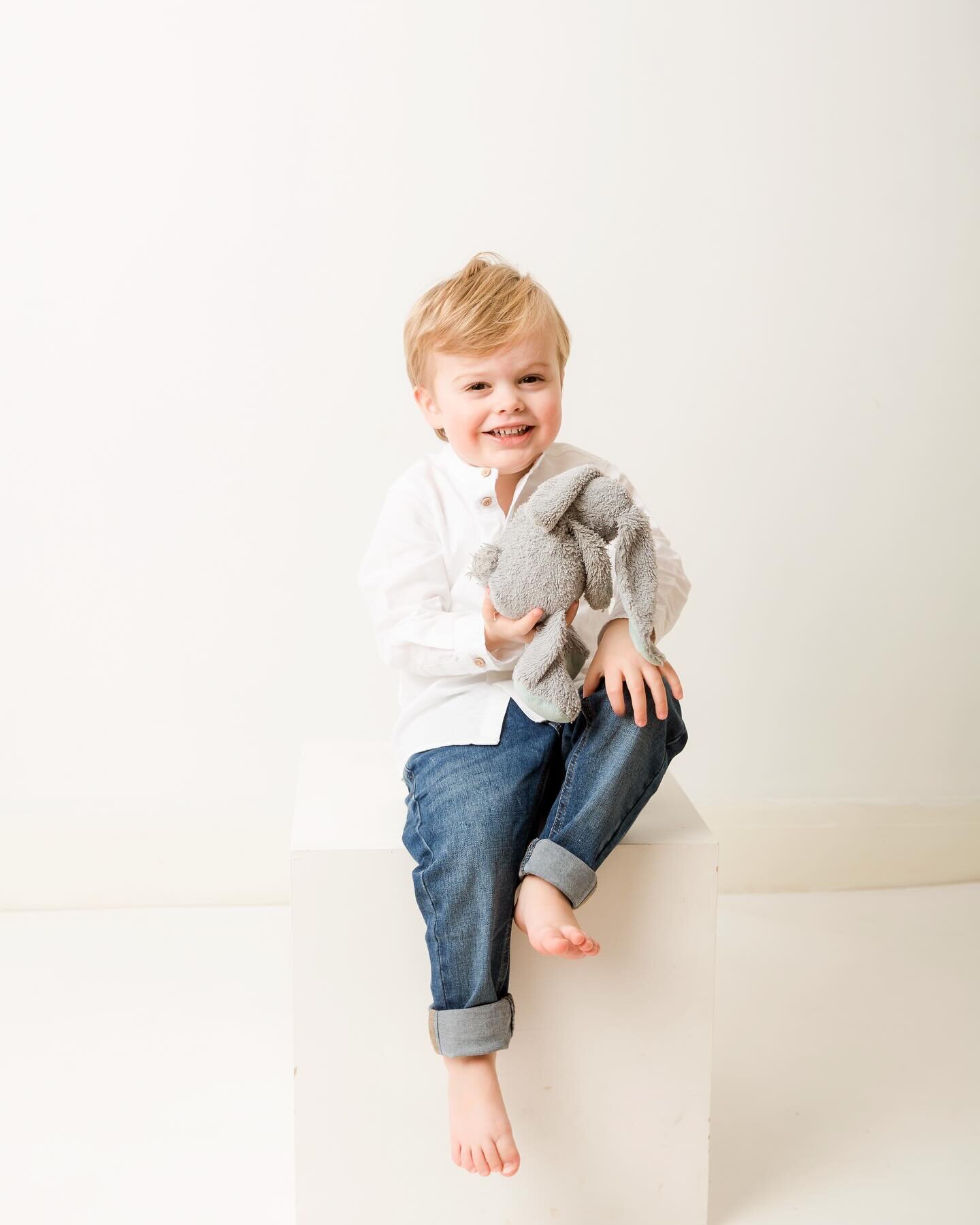 Those smiles are making my days so much better! ❤️ 
I'm so blessed to see so many gorgeous happy children. 

Now on to another baby session, here we go. 
I hope you will have a wonderful Thursday. 

@bumblebee_photo_london #ealingfamilyphotographer #