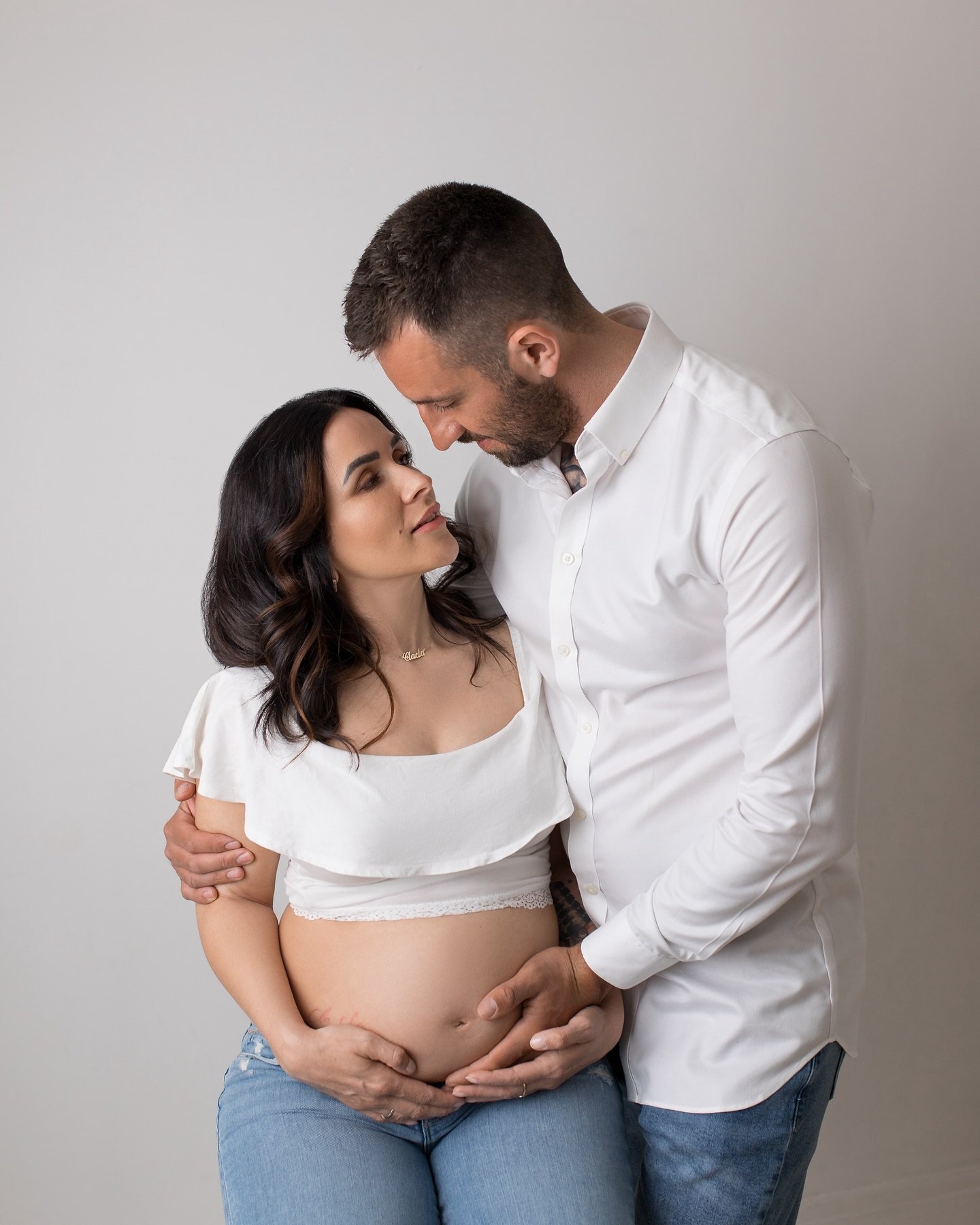 Hey there! Life is full of beautiful moments that we all cherish. Speaking of which, I'm curious to know about your pregnancy journey. Did you enjoy it? Are you still enjoying it? Let's talk about it.

@bumblebee_photo_london 

#ealingmom #ealingmums