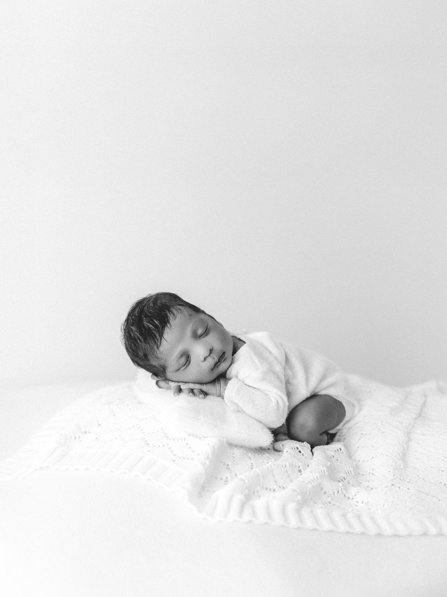 I absolutely love the black &amp; white portraits. 

#ealingmums #ealingnewbornphotographer #ealingfamilyphotographer #londonmums #londonfamilyphotographer