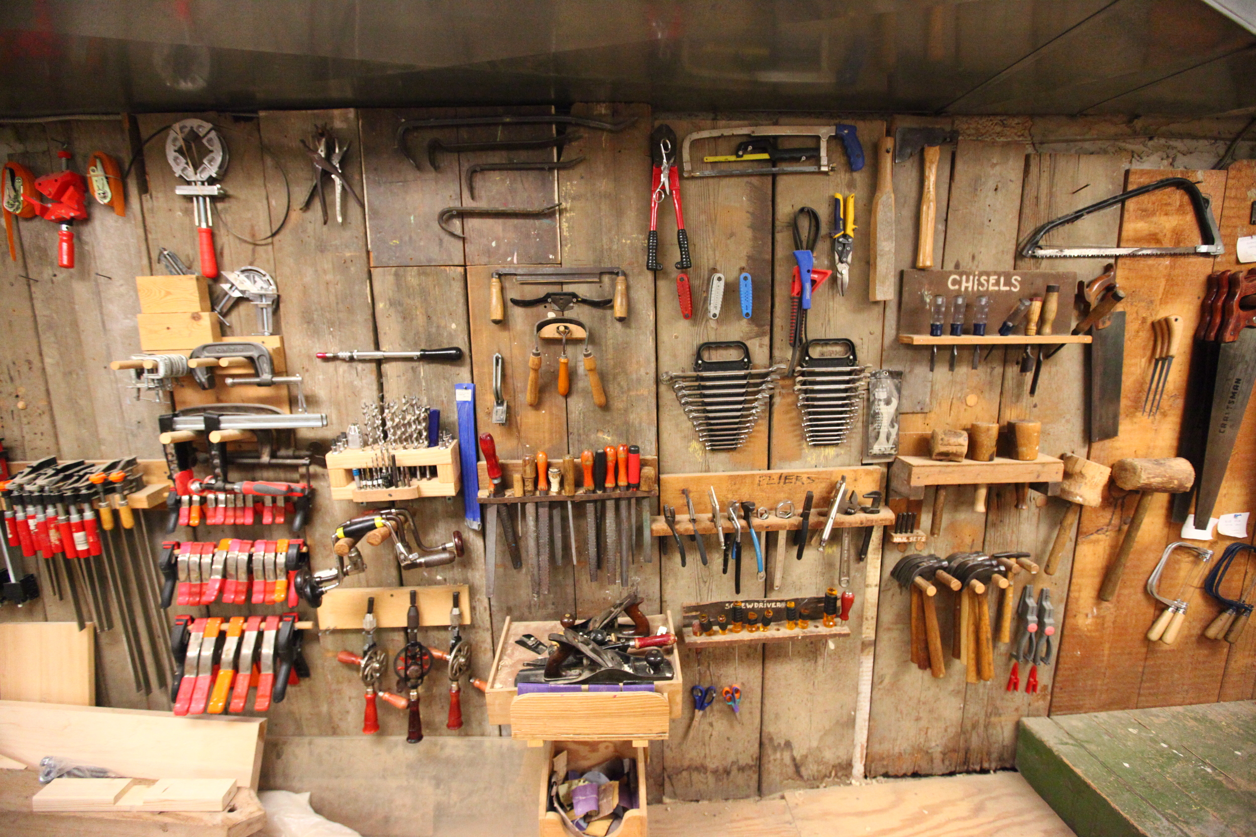 toolwall.jpg