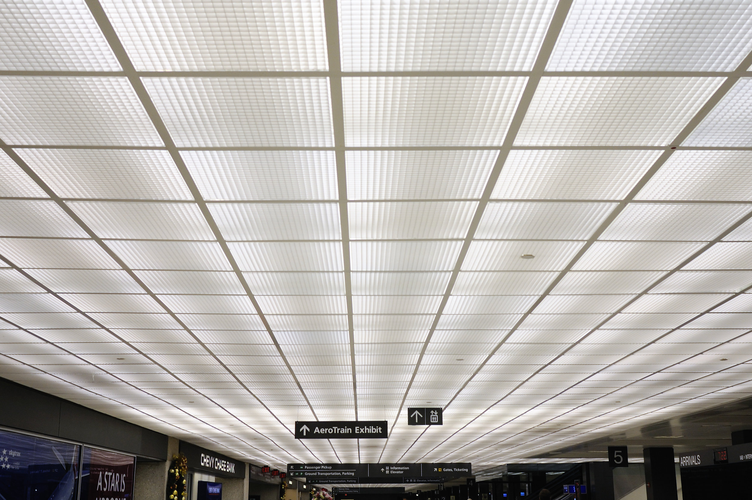 Luminous ceiling on lower level. ( Photo by flickr user Ralph Hockens via Creative Commons, CC BY 2.0)
