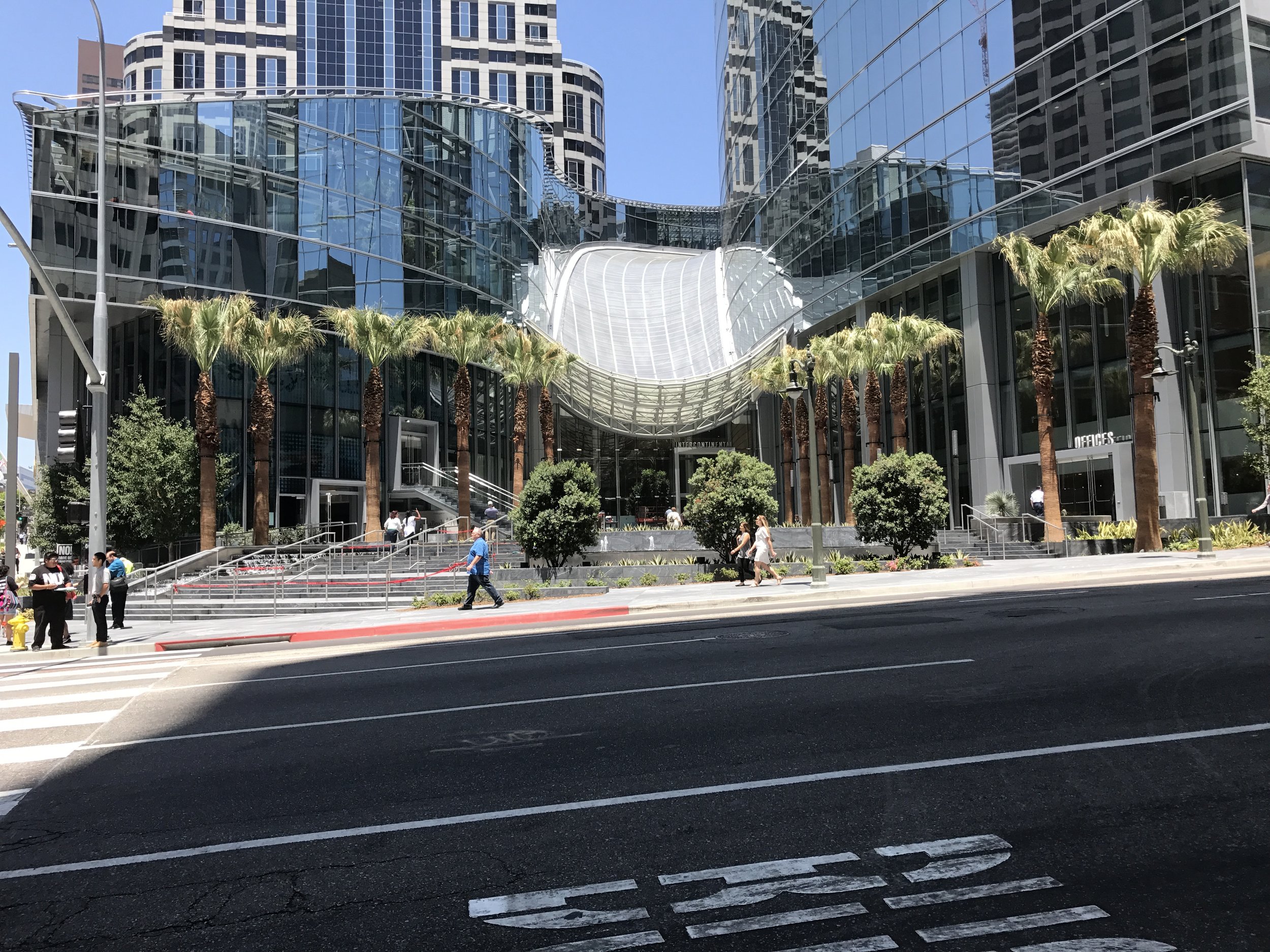 The entry plaza at Wilshire Grand Center with its clutter of multi-level entrances.