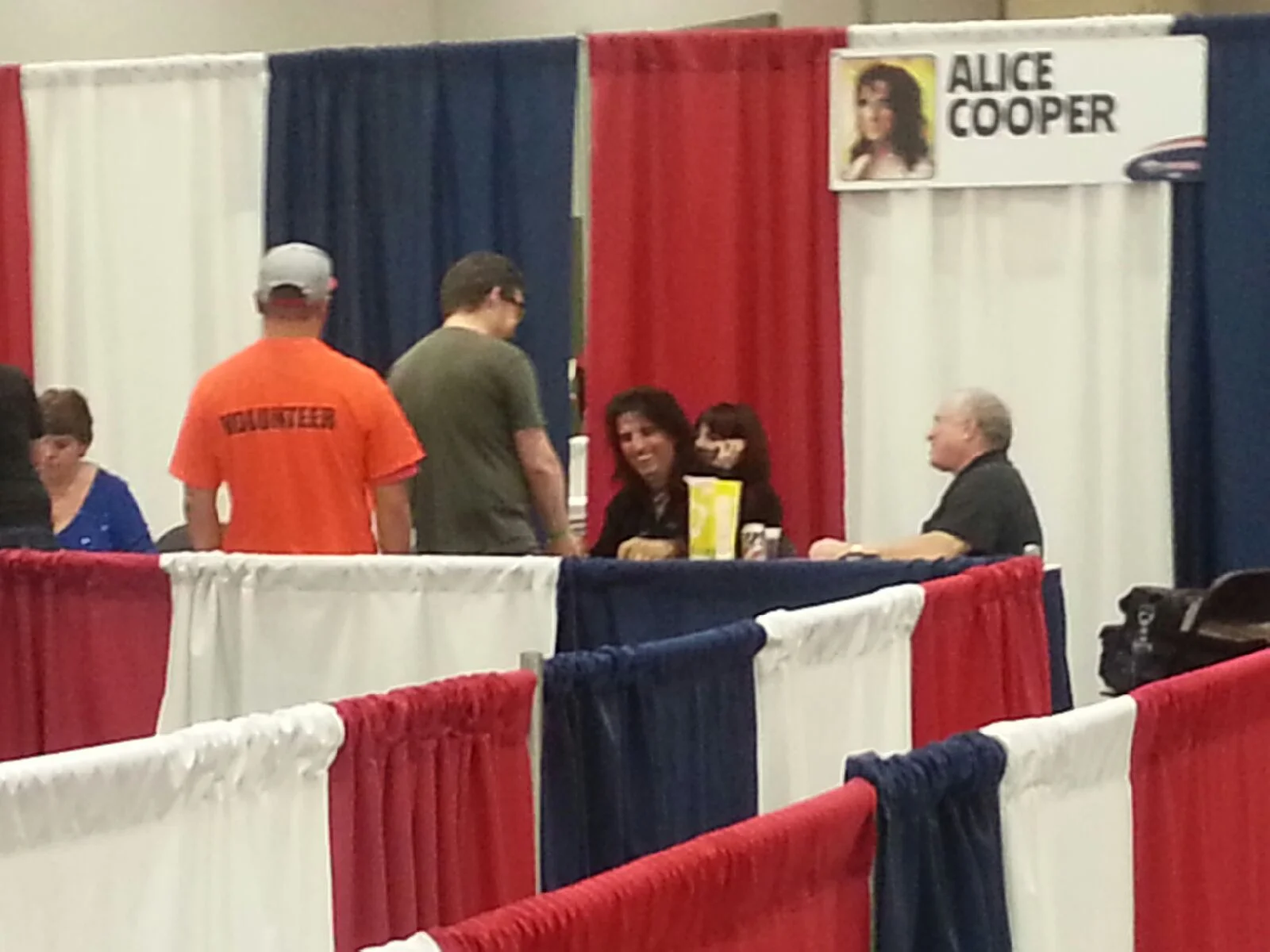 Alice Cooper enjoys our Doc Popcorn!