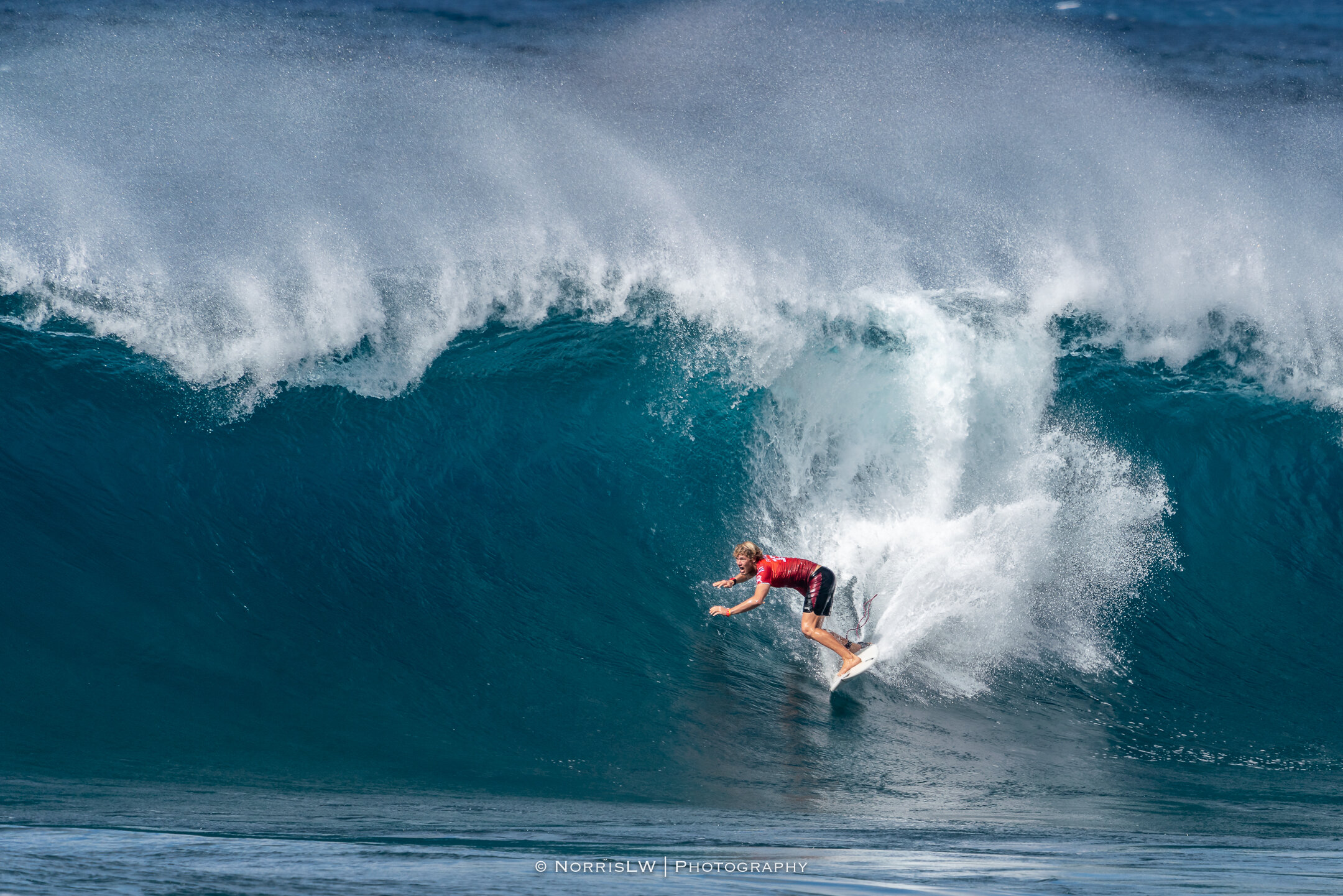 norrislwphotography-IG-billabong-pipe-master-20201220-043.jpg