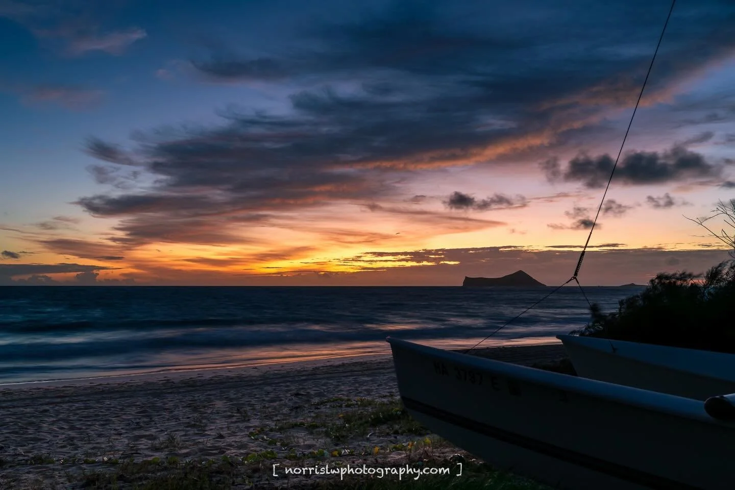Over the weekend, taking a deep breath and watching the painted the sky with fire. 🌊✨

#skymarvels #weekendvibes #sunrise #landscapephotography #cloudlovers