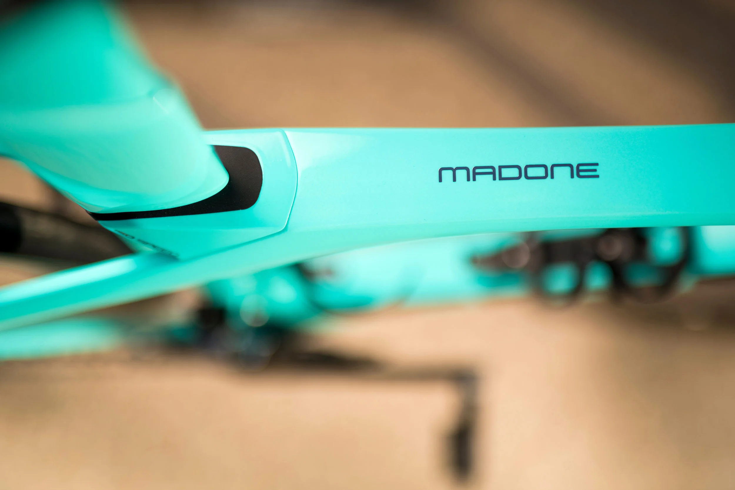TK18_Madone_SLR_Disc_DROPS_50_mr.jpg