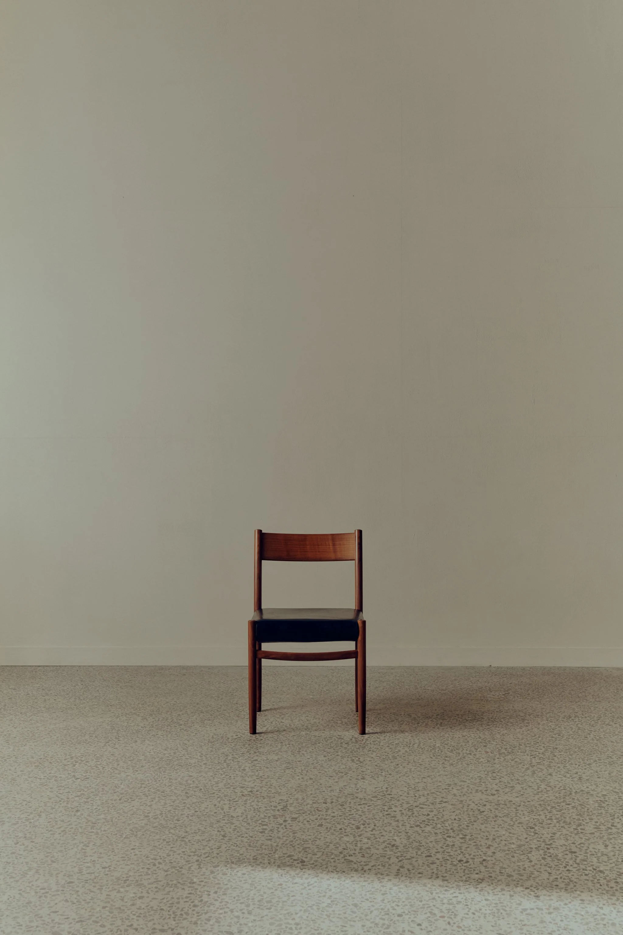 CRAFTED DINING CHAIR