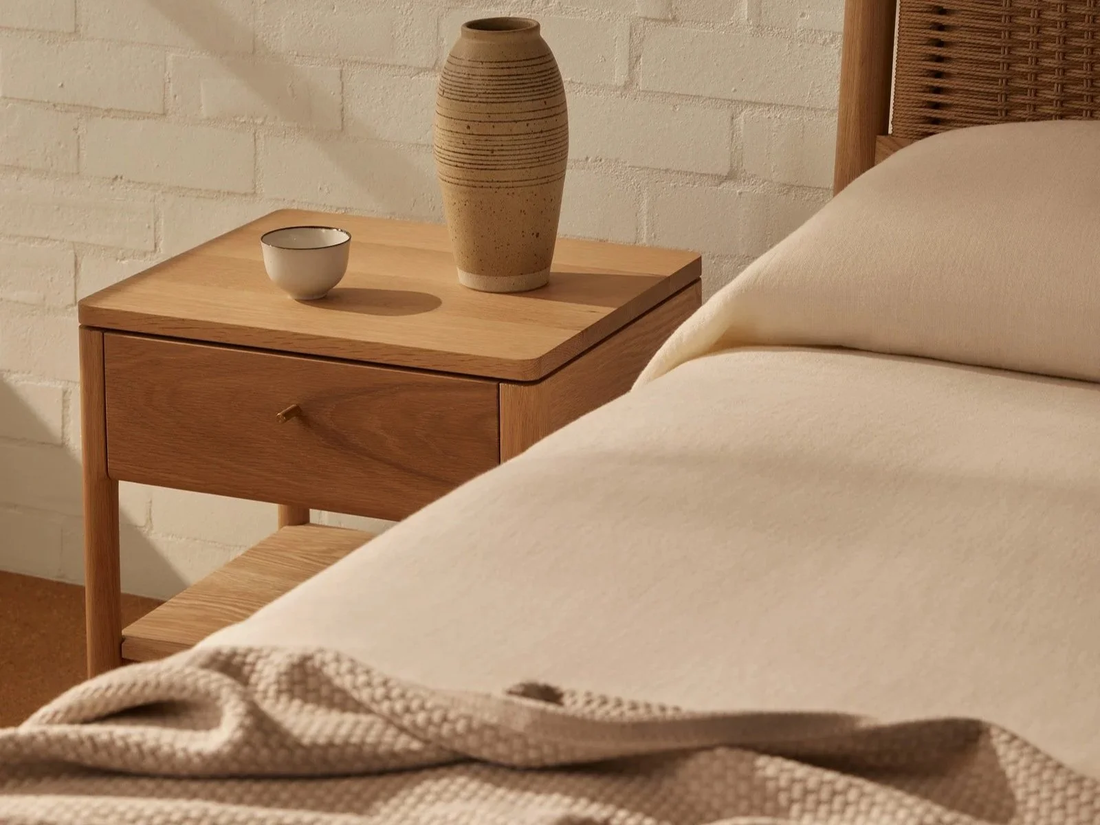 MadeByMorgen_SimpleBedside_01_LThompson.jpg