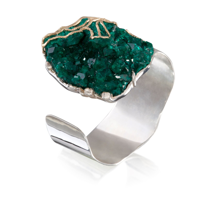 Dioptase crystals (Russia) with 18k yellow gold on a white gold-plated 925 silver cuff