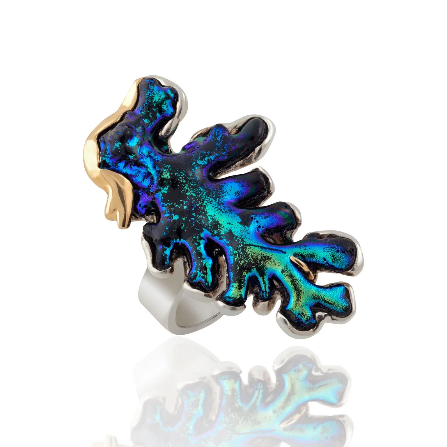Coral (Japan) infused with titanium, set in 18k yellow gold with white gold-plated silver ring