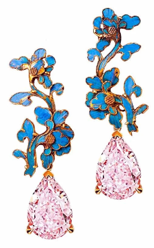 Pear Shaped Cut Fancy Intense Pink Diamonds with Antique Chinese Dian Cui (Qin Dynasty) Set in 18 karats Gold