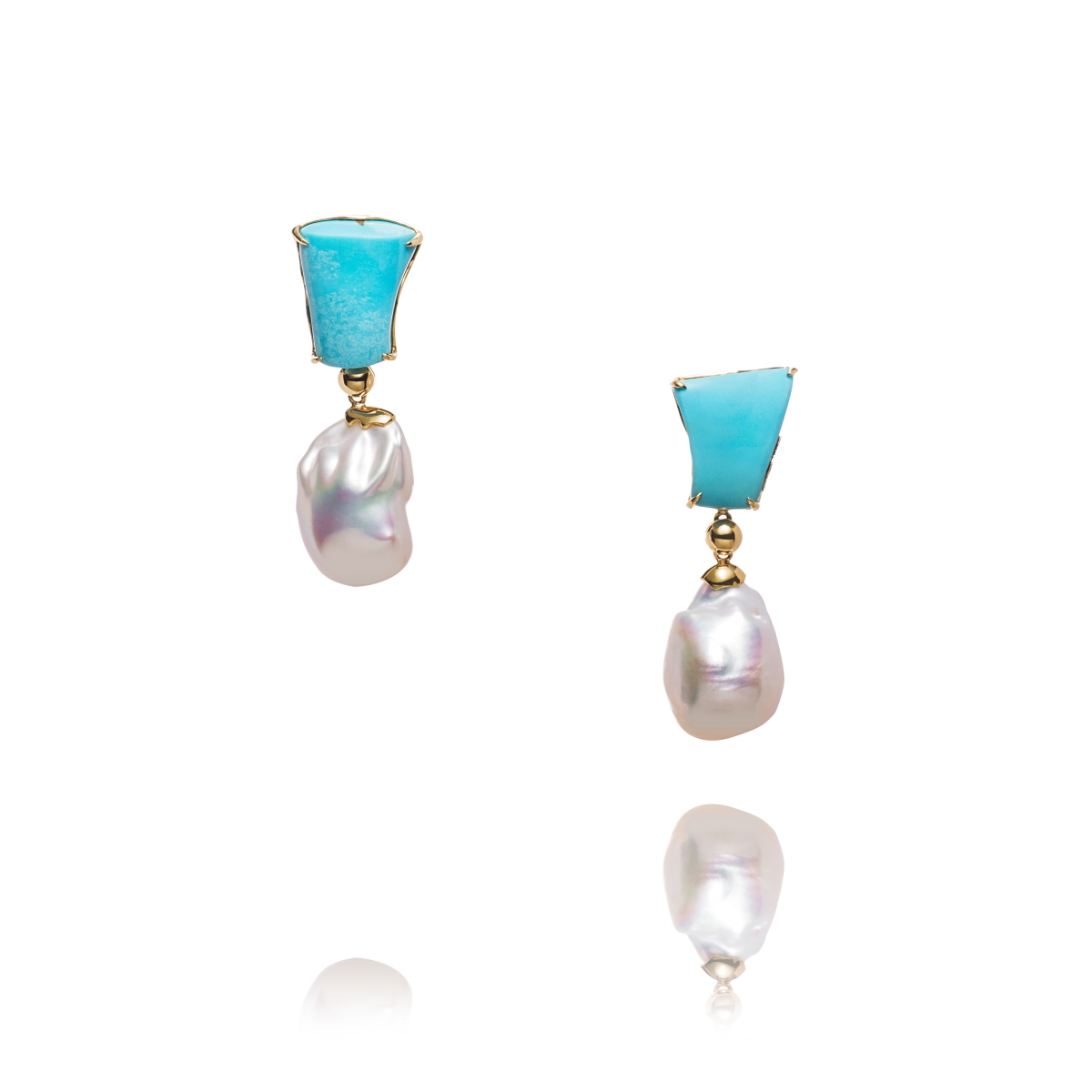 Sleeping Beauty turquoise from  Arizona, USA and baroque pearls set in 18kts gold. pearl (2).JPG