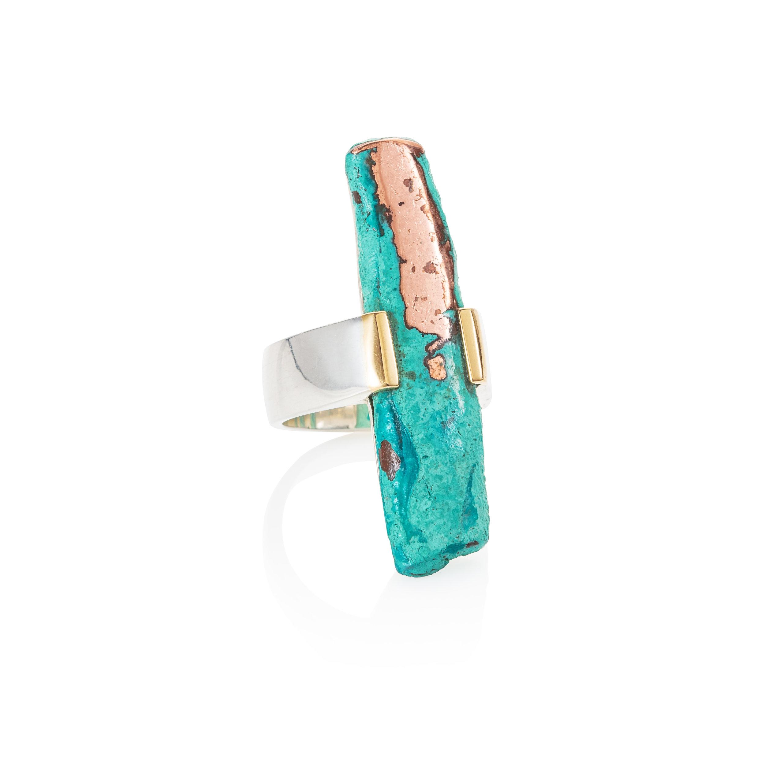 Tropical Rainforest: Copper with green patina from Michigan (USA) with 18k yellow gold, set in 925 silver 18kts white gold plated ring.