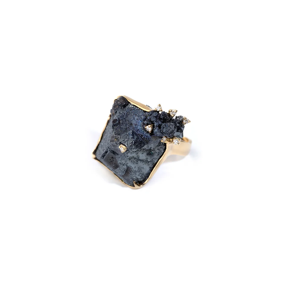 Magnetite/hematite from Argentina set in 18kts gold and diamonds