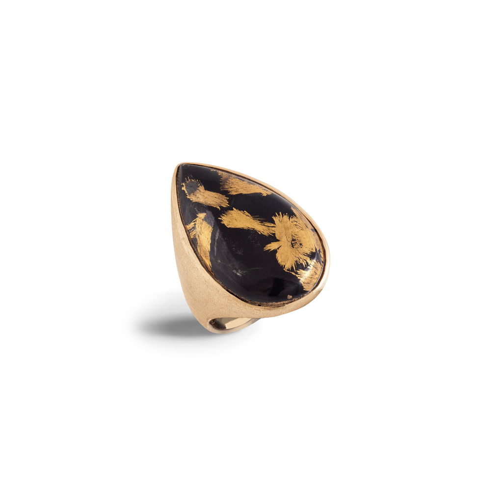 Magnetite jade with gold on a ring, set in 18k yellow gold