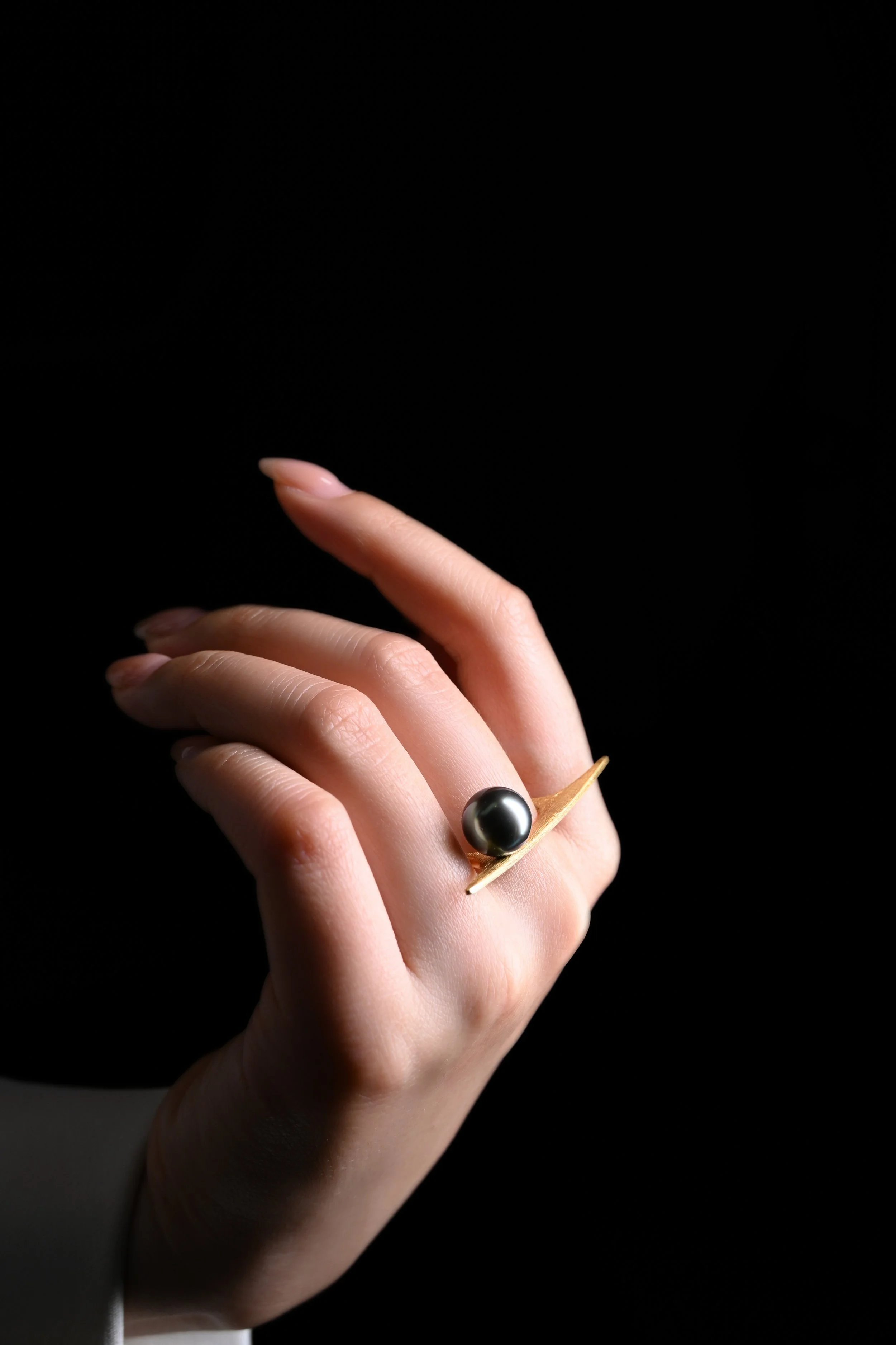 The guiding star Tahitian pearl ring -1.jpg