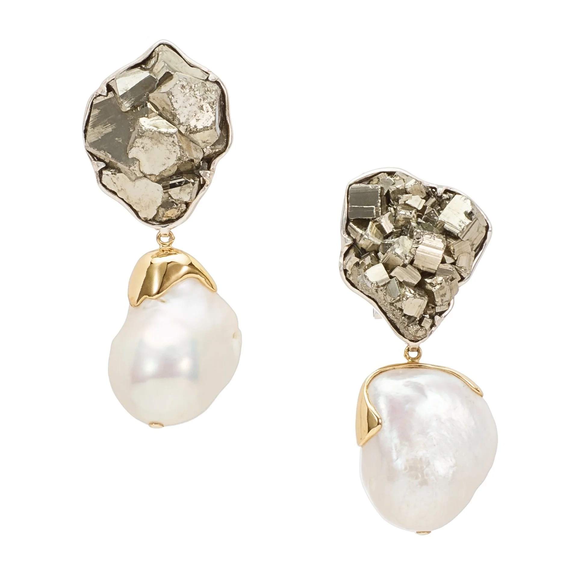 Pyrite%2C+baroque+pearl+with+18kts+yellow+gold%2C+set+in+925+sliver+white+gold+plated+earrings-white.jpg