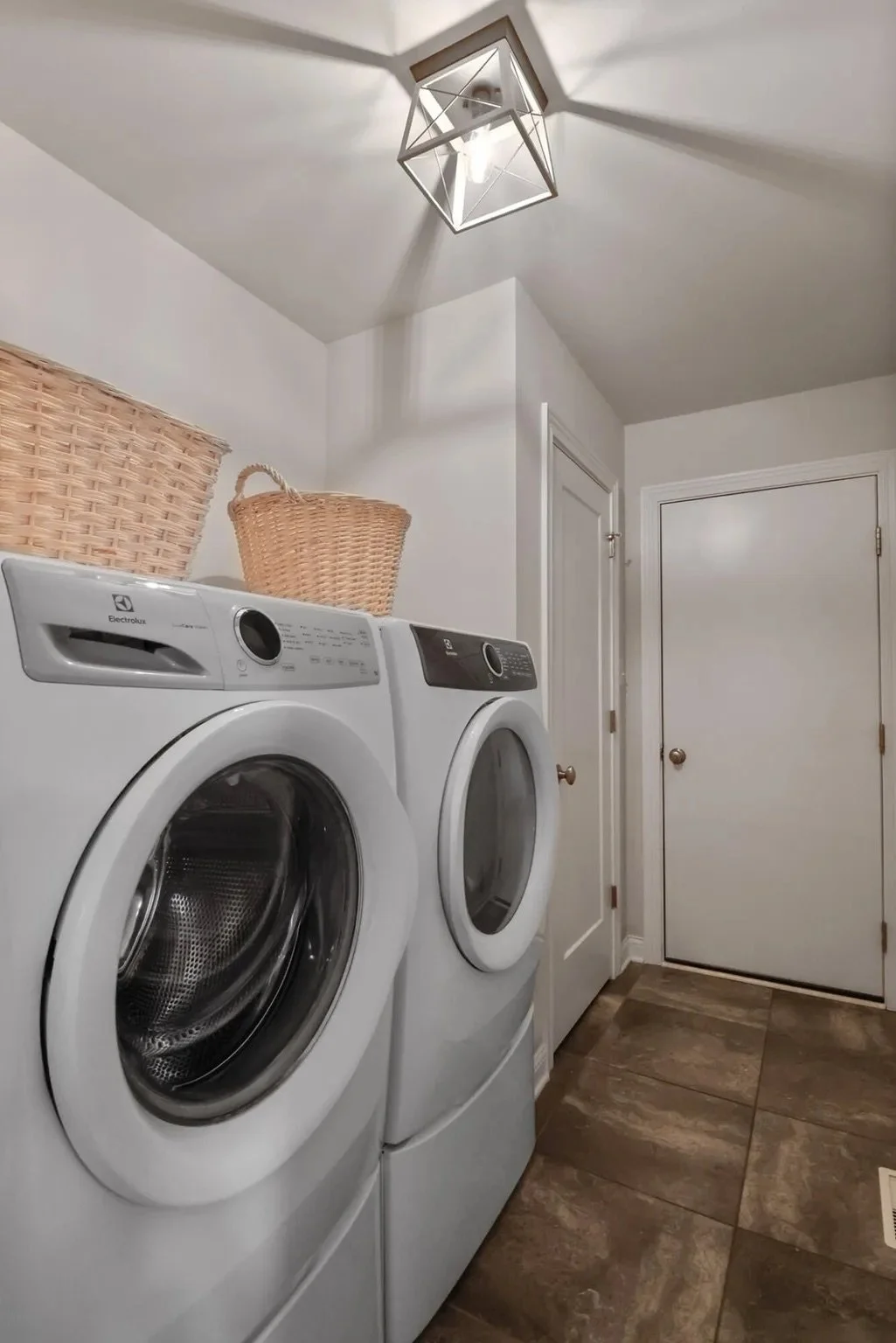 5946 Beacon Lane laundry.jpeg