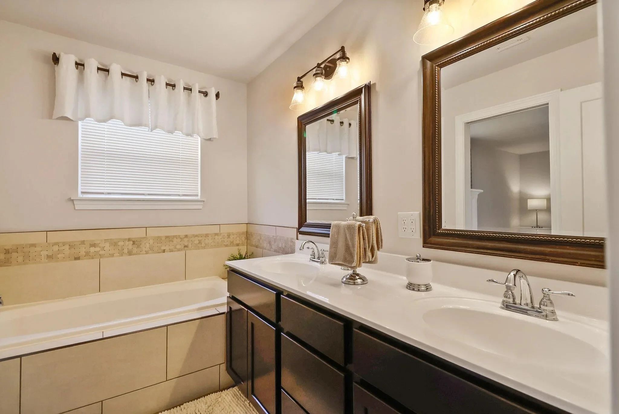 5946 Beacon Lane onsuite.jpeg