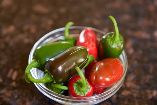 Jalapenoswhole.jpg