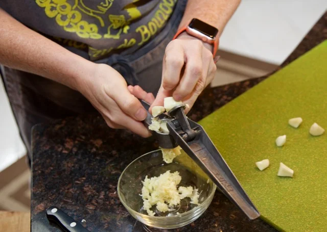 garlic press.jpg
