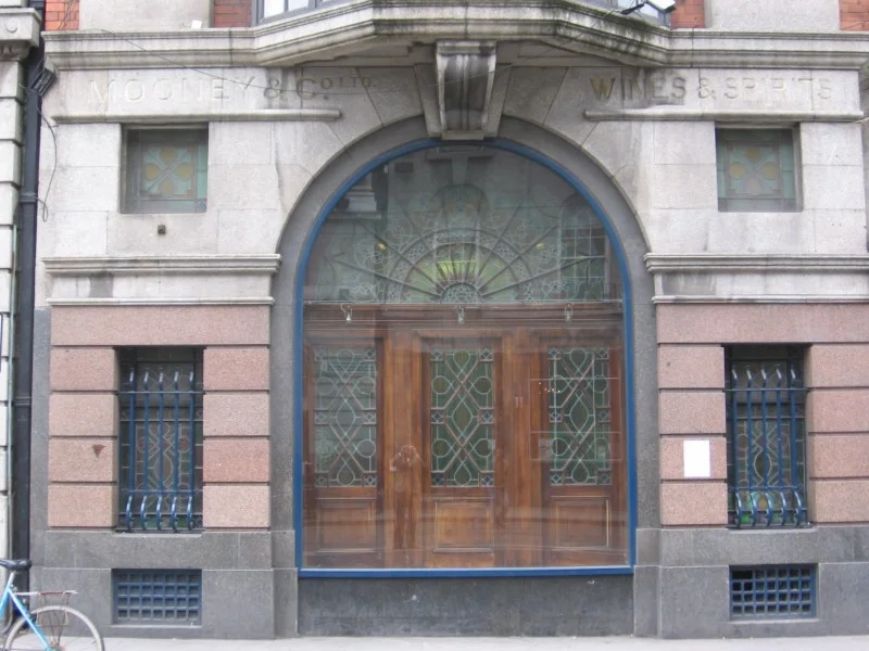 Mooney's Pub, the facade of which remains today.
