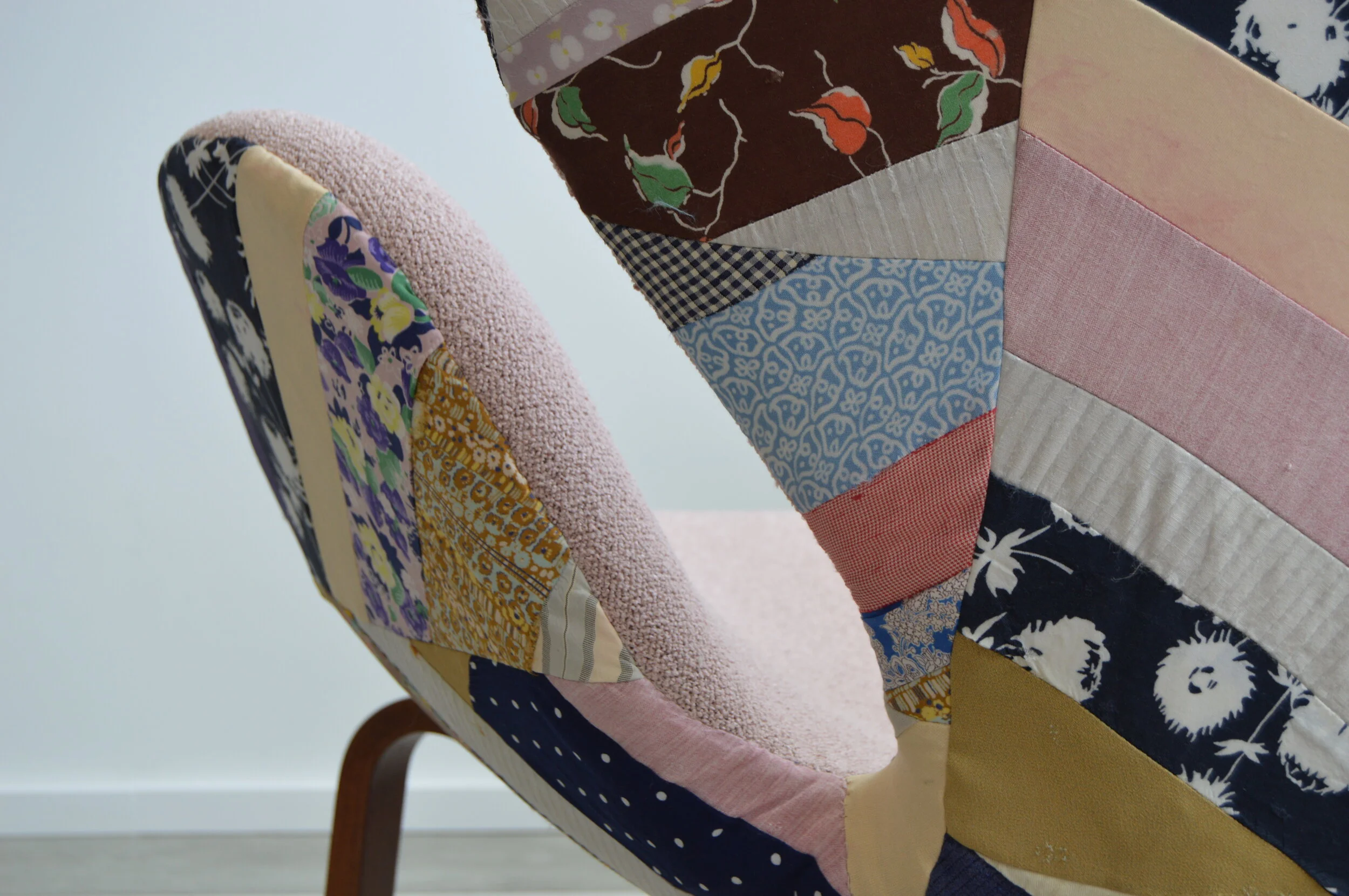 Arne Jacobsen "Swan Chair"