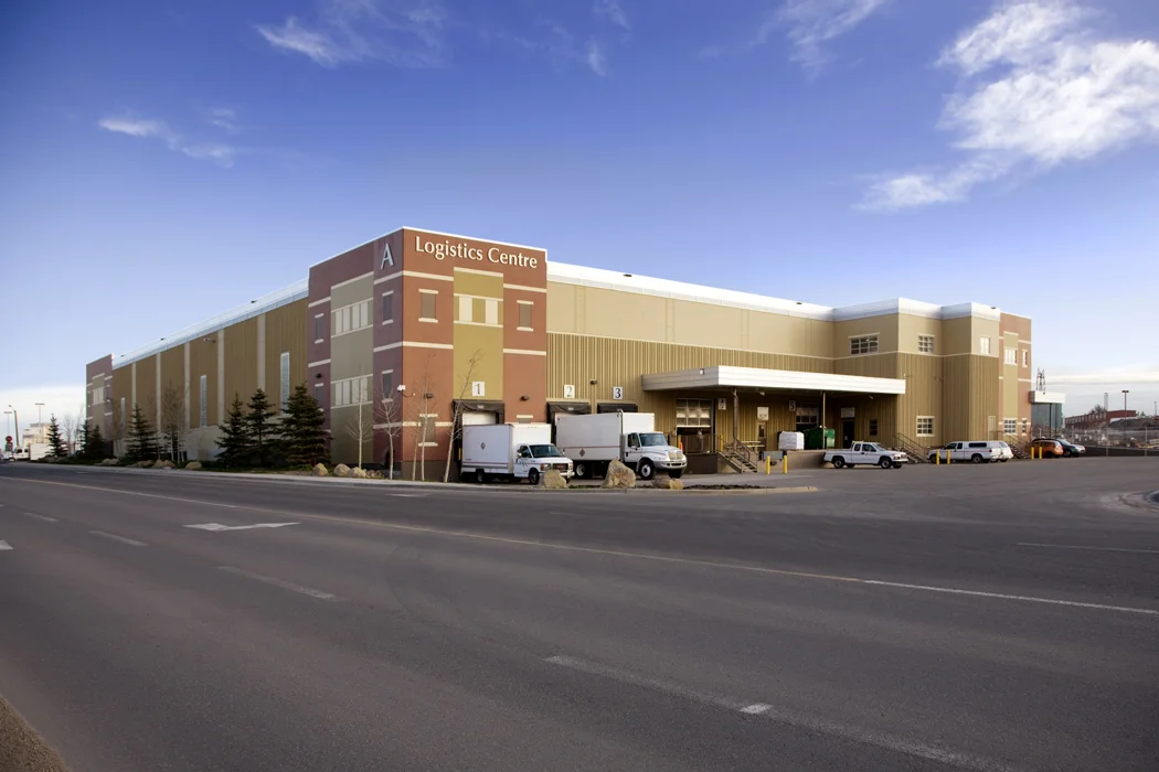 LogisticsCentreManchester-Ext04.jpg
