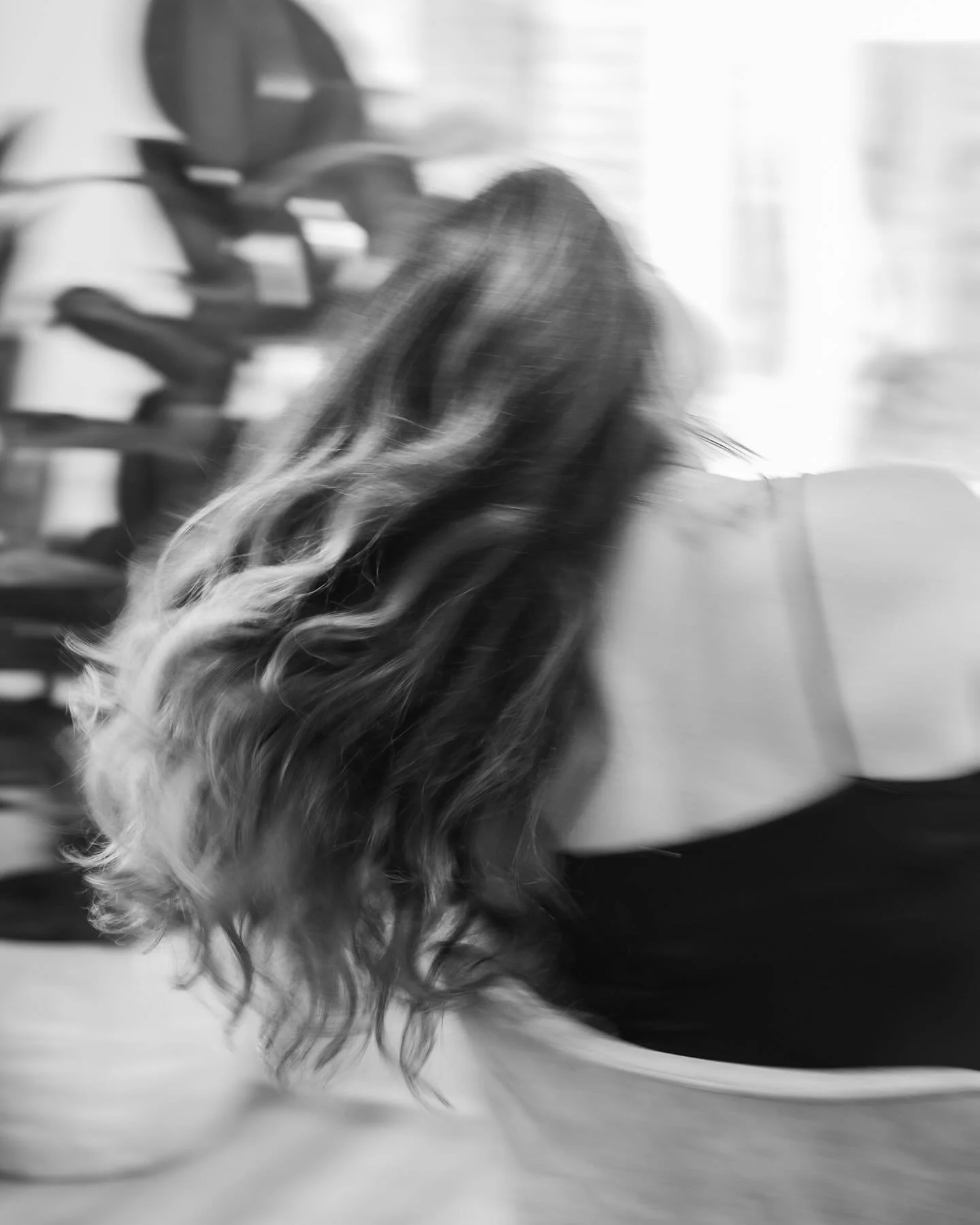 SHE GOT A TEXXXTTTTTT 🩷🏝️ and she&rsquo;s closed off 📱 
#member 

#westchester #scarsdale #rye #hairinspo #blowdrybar #blowout