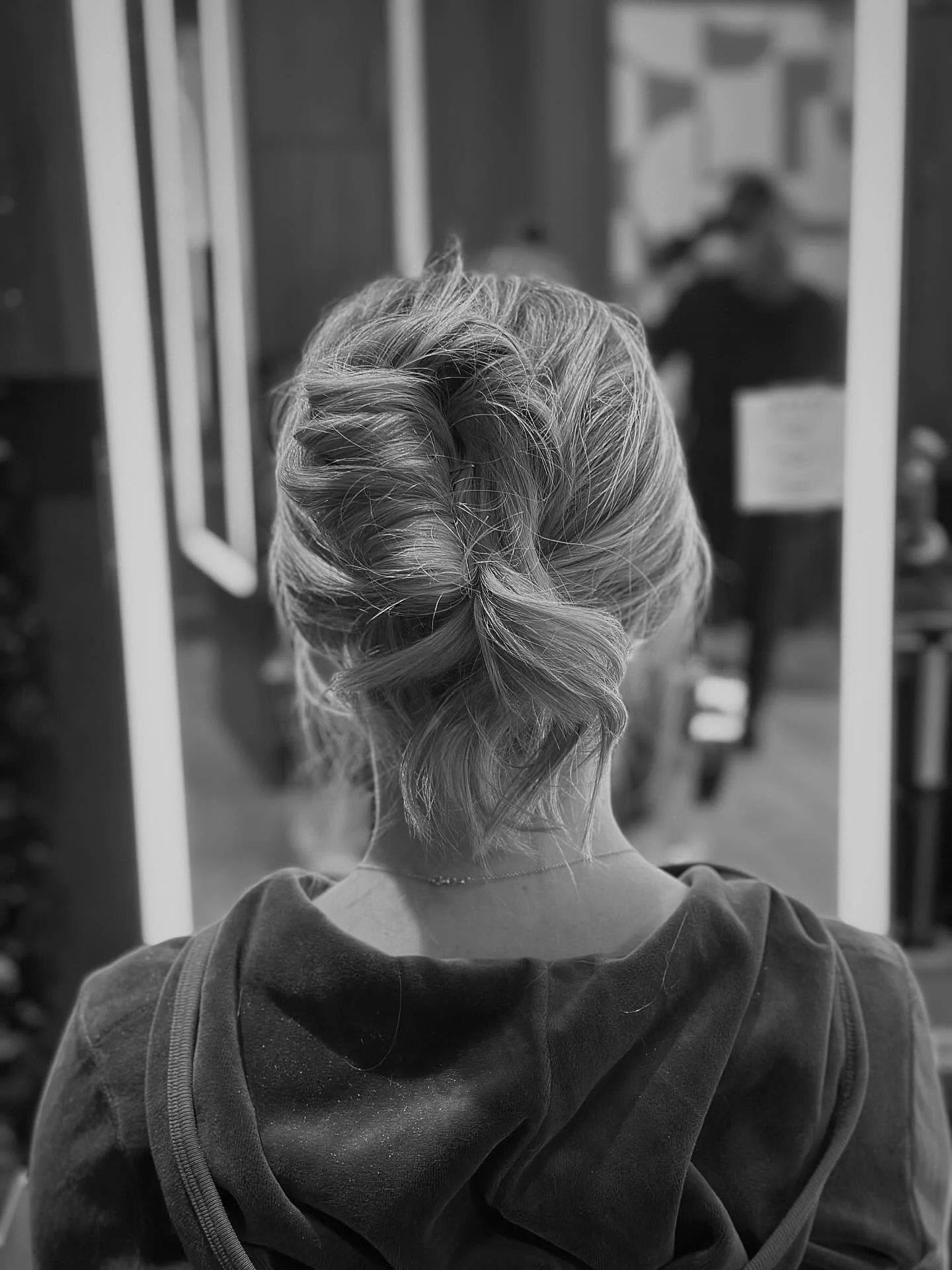 🥐 our twist on a french twist is &hellip; MAGNIFIQUE

#blowdrybar #blowouts #frenchtwist #hairinspo
#scarsdale #rye