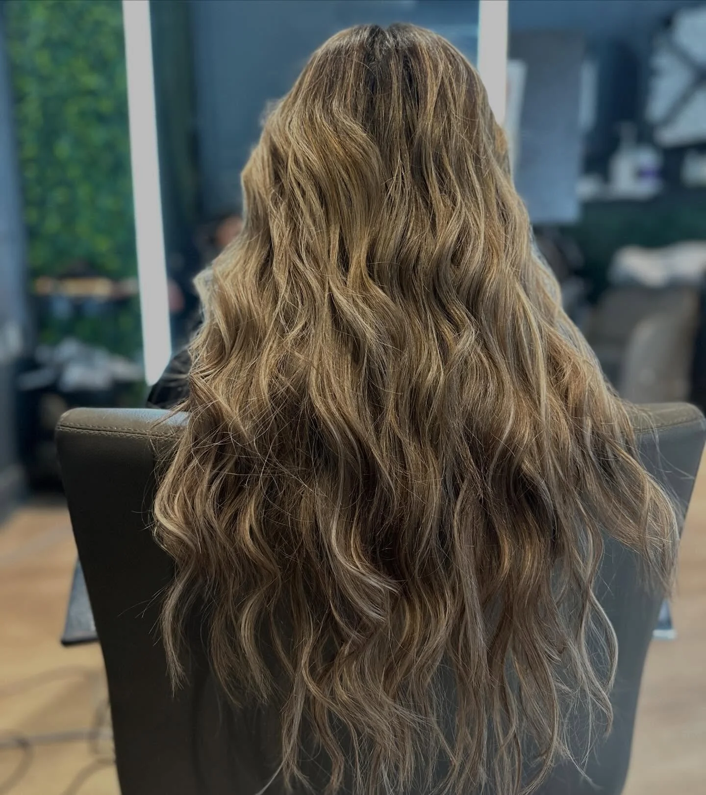 Proof beach waves aren&rsquo;t just for summer ❄️

#westchester #blowdrybar #scarsdale #rye #blowout