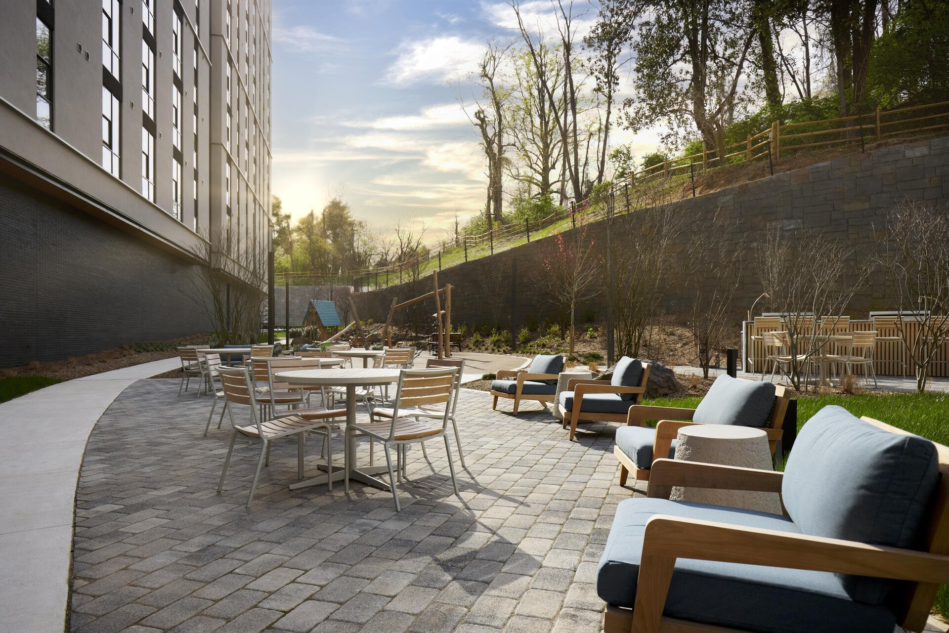 TheAstrid_EXT_Amenity_Courtyard2_KipDawkins042024.jpg