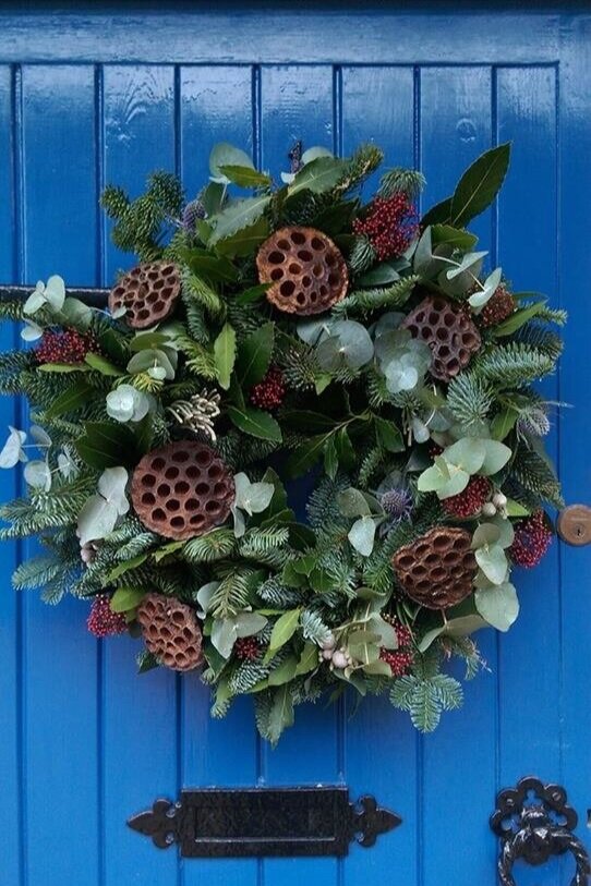 Christmas+Wreath+Blue+door+.jpg