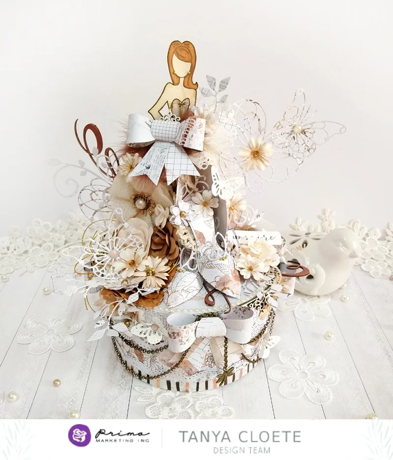 1Pretty Pale Marisol Round Gift Box.jpg