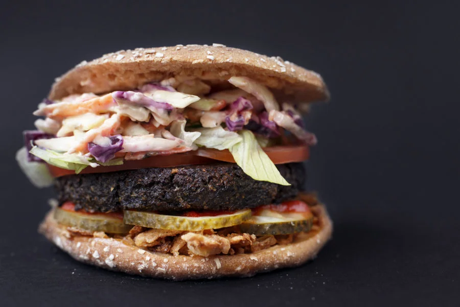 Vegan burger fro Soi Soi restaurant in Finland !! (pic. soi soi)