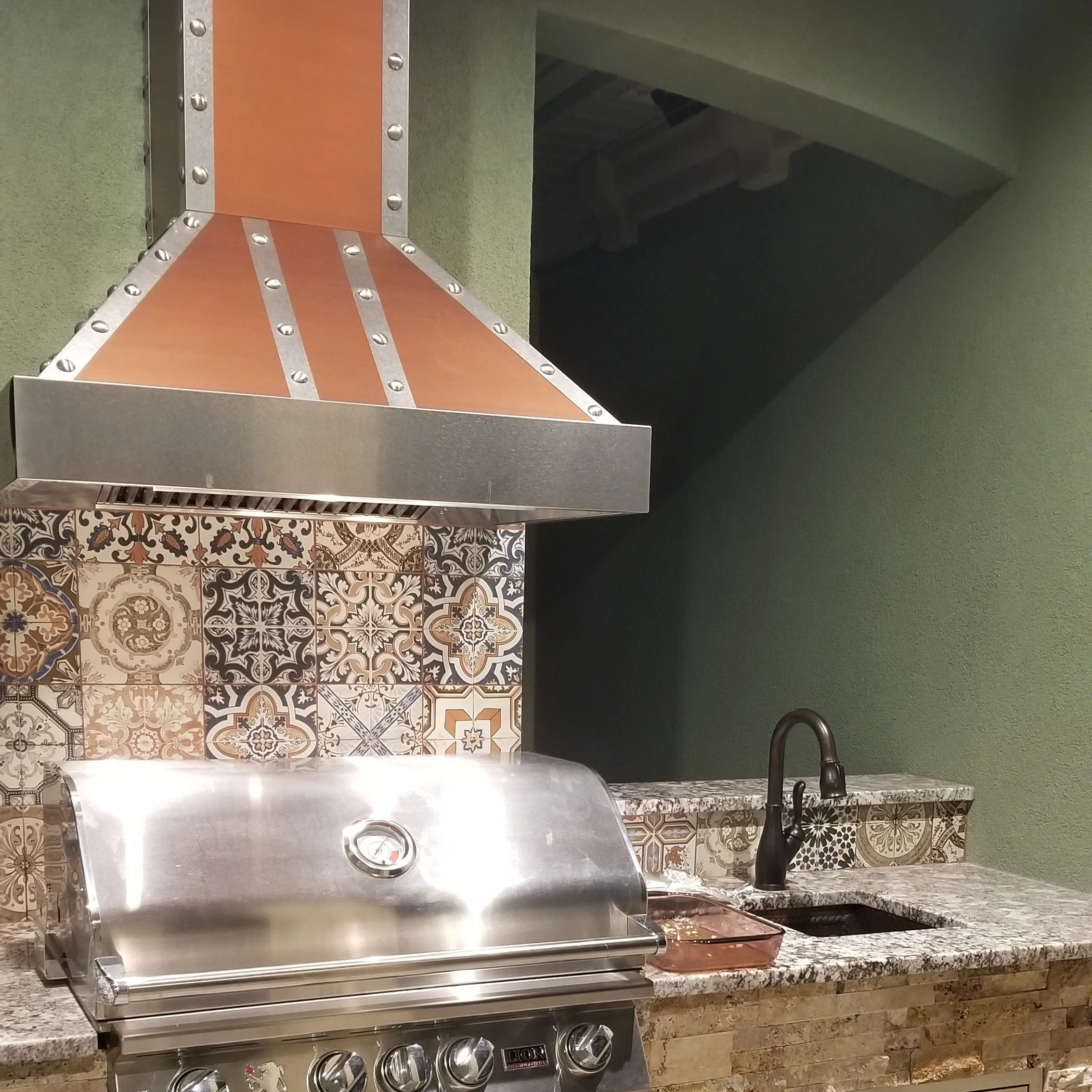 zline-copper-wall-mounted-range-hood-655-CSSSS-customer-photo-sq.jpg