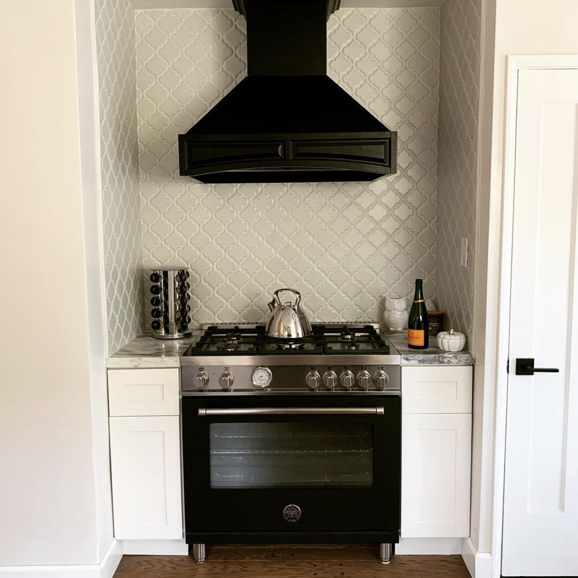 zline-designer-wood-range-hood-321CC-customer-photo-sq.png
