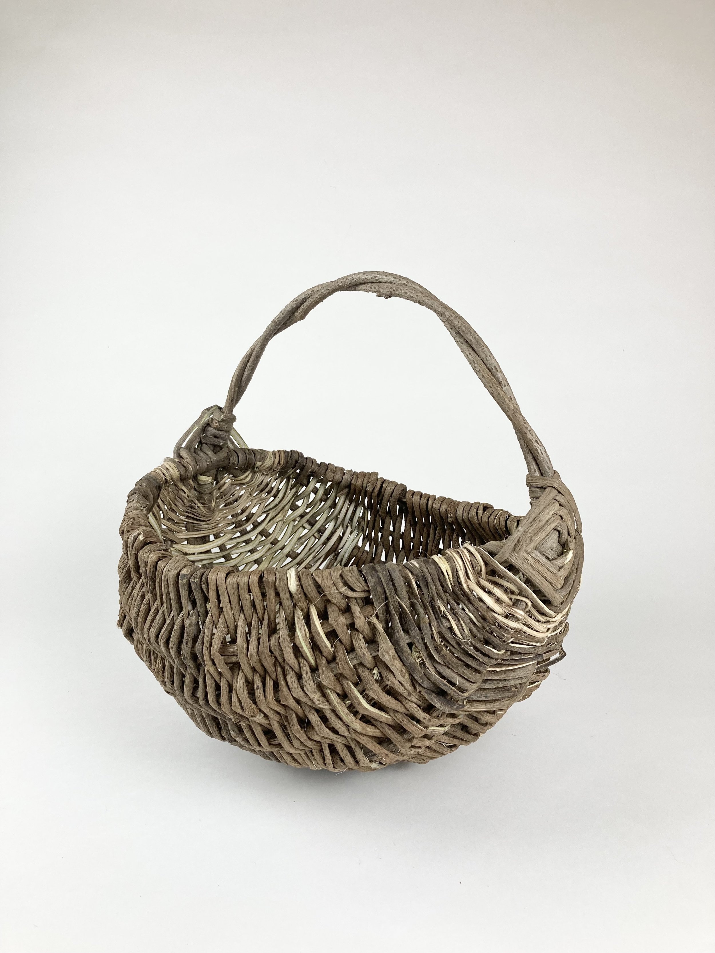 Angela Eastman_Kudzu egg basket.jpg