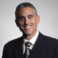 Morri Chowaiki Head of Retail Partnerships + Account Management The Shark Group