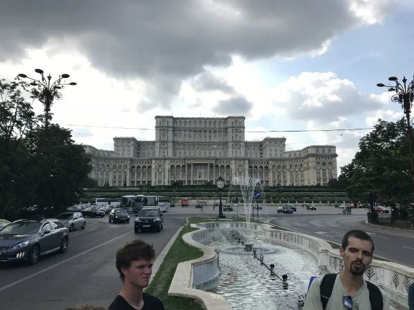 Bucharest-Victory-of-Socialism-Boulevard-small.jpg