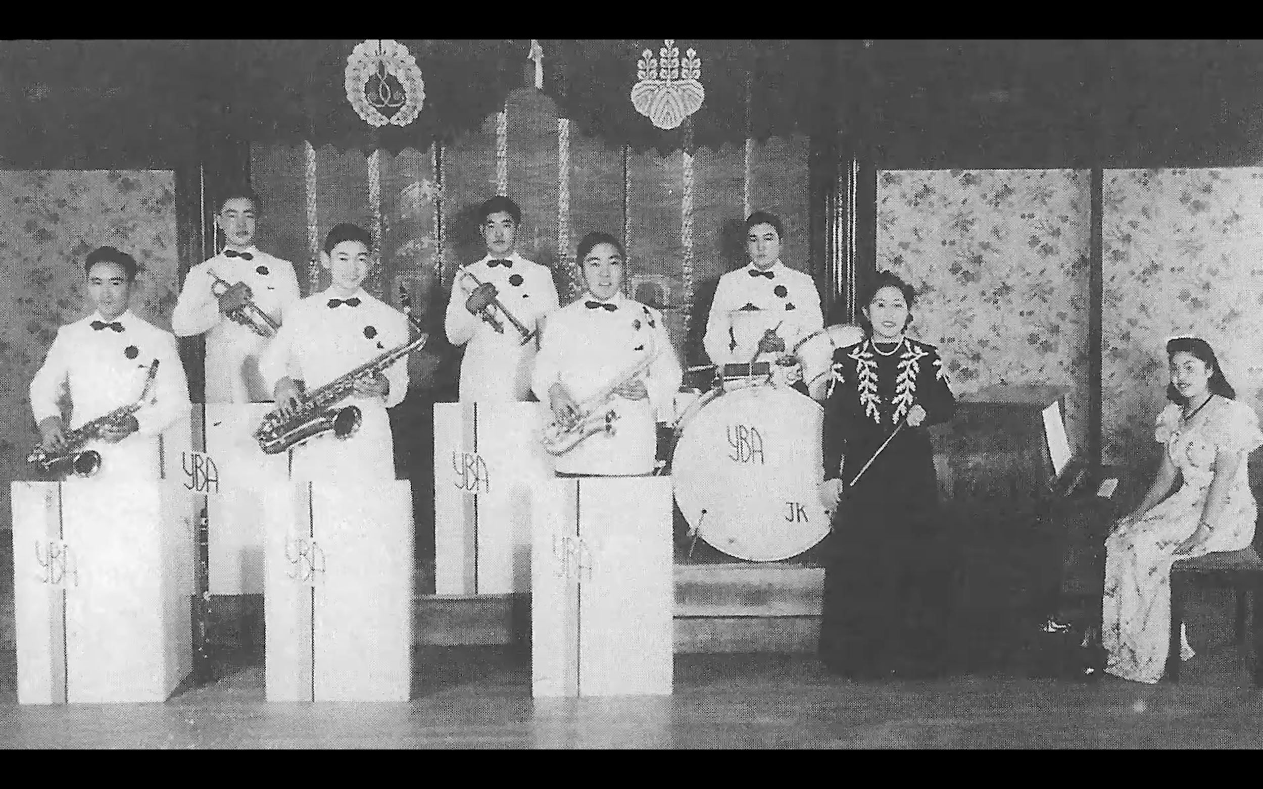 *Swingposium group band woman leader .png