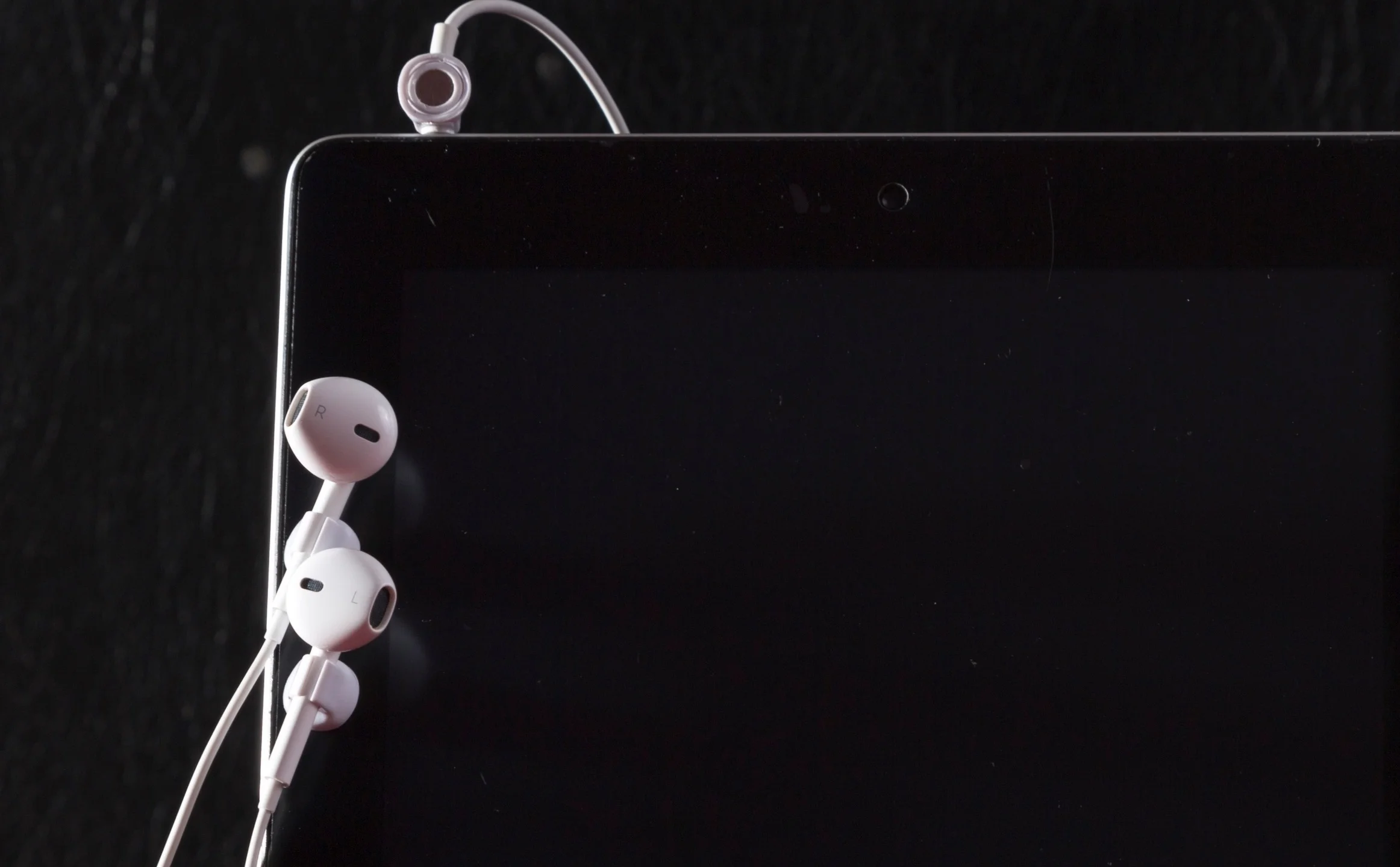Nearbuds on Tablet.jpg