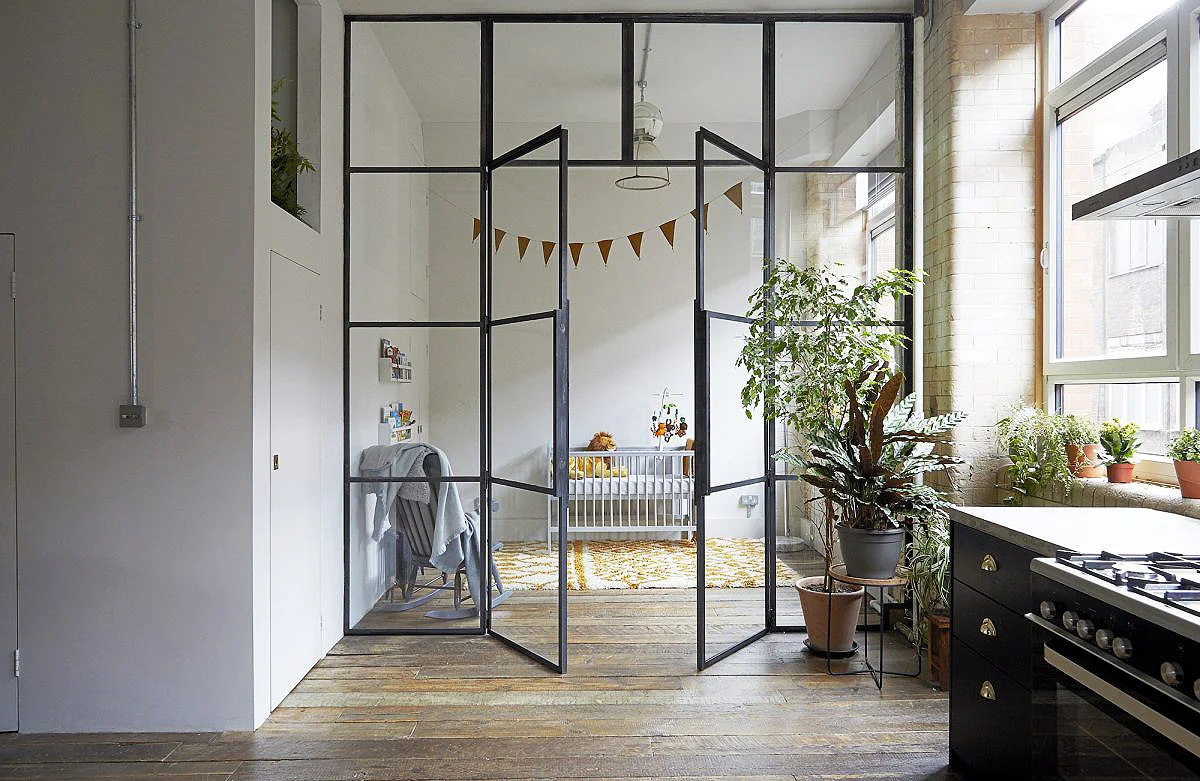SEPARATE ANY ROOM WITHOUT SACRIFICING NATURAL LIGHT OR INTERIORS AESTHETICS. 