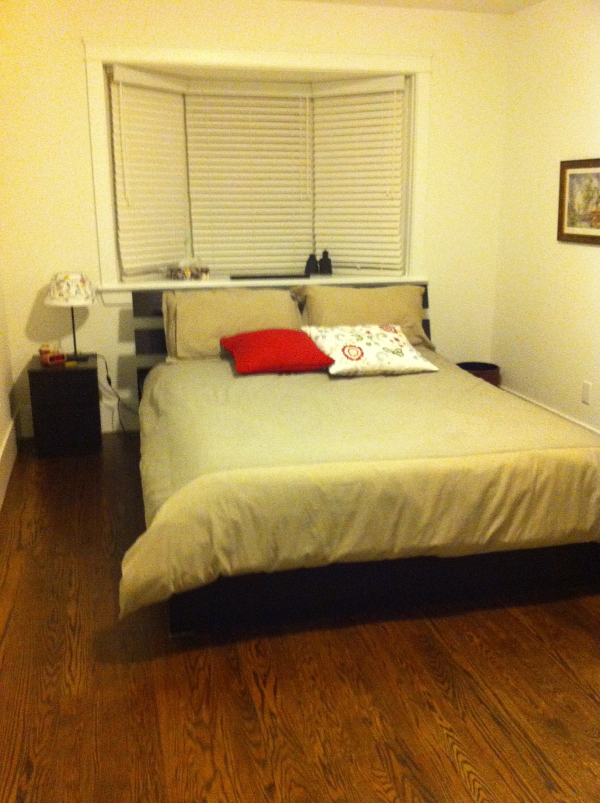 second bedroom.jpg