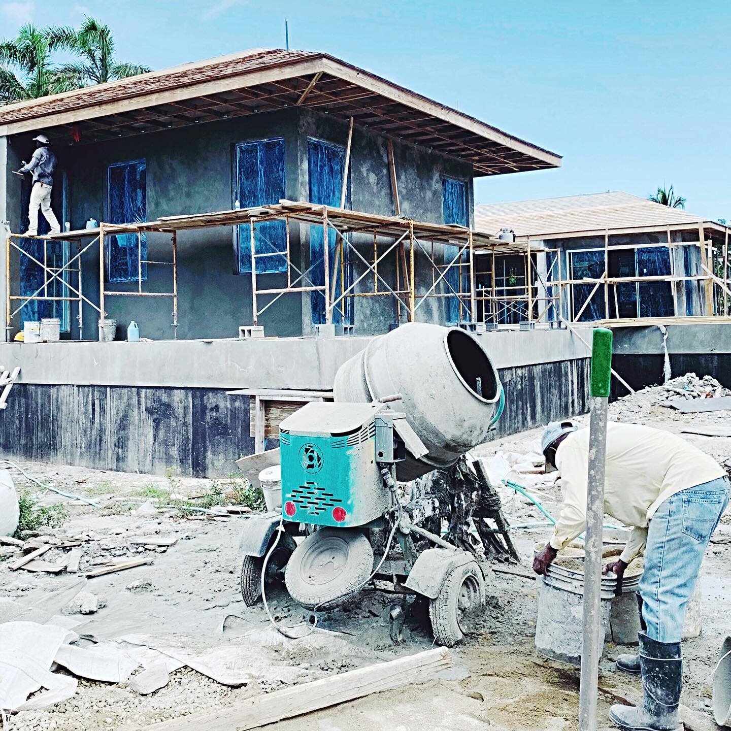 Works progressing out at our beach house project today...
.
.
.
.
.
#islandconstruction  #villaconstruction  #constructionlife 
#olympicconstructionltd  #parrotcay 
#turksandcaicos  #beautifulbynature