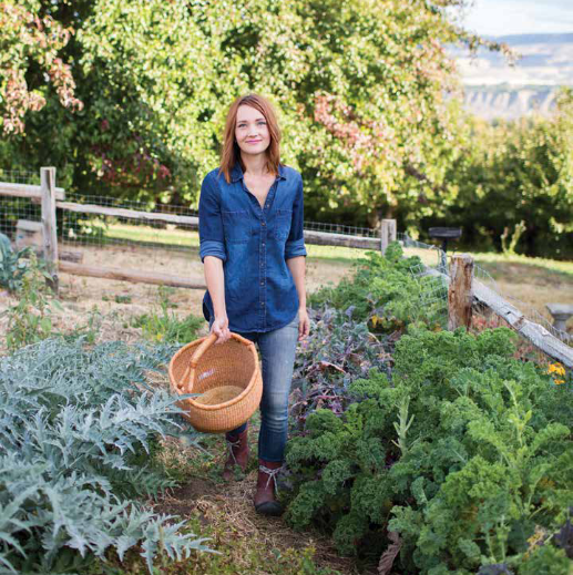Welcome to the Farm: How-To Wisdom from the Elliott Homestead by Shaye Elliott