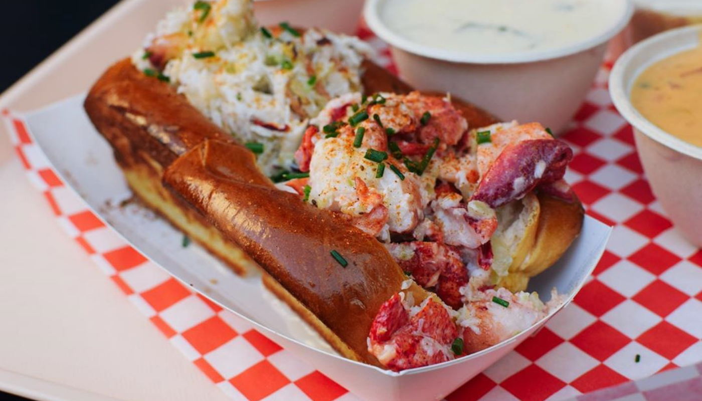 maine-lobster-roll.png