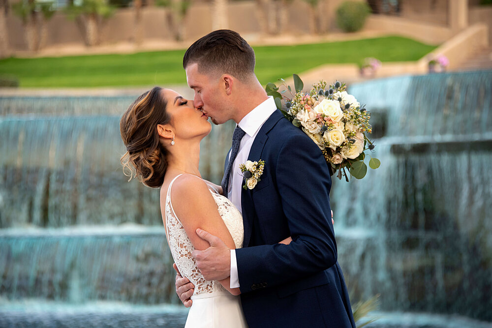 Wedding kiss at Gainey Ranch Golf Club in Scottsdale, Arizona