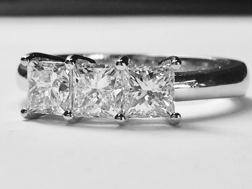 3-stone diamond ring