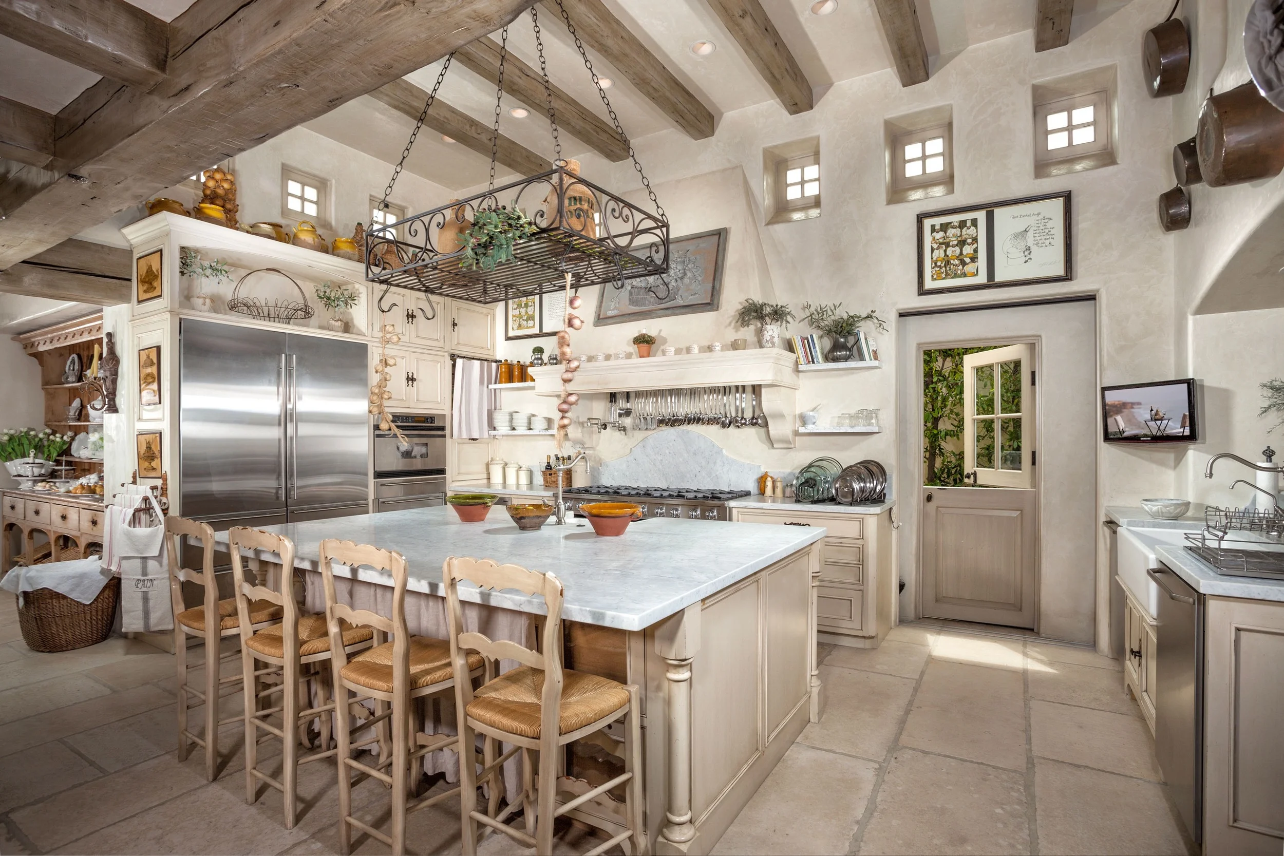 MonarchBay35_Kitchen_0386-11x8.jpg